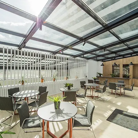 Ξενοδοχείο με διαμερίσματα Zaliakalnio Terasos Apartamentai 2 *
