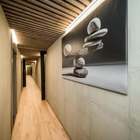 Ξενοδοχείο με διαμερίσματα Zaliakalnio Terasos Apartamentai 2 *